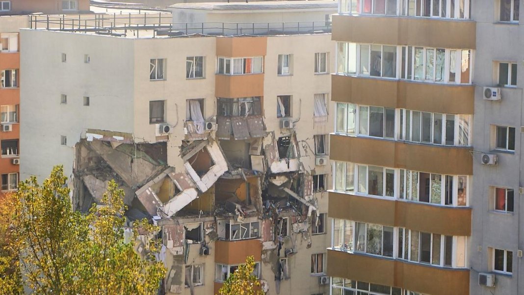 Metamorfoză semnificativă: Municipalitatea Bucureștiului plănuiește să reconstruiască imobilul din Rahova, menținând locuitorii ca proprietari.