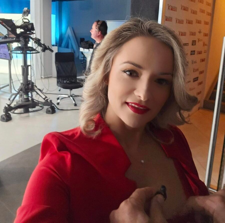 Amalia Bellantoni și partenerul ei, arestați pentru atacarea unui cuplu de bătrâni și sechestrarea telefoanelor / Poliția investighează un alt individ implicat în eveniment