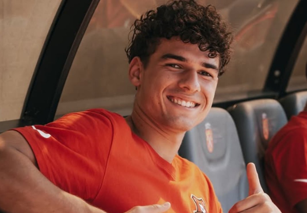 FCSB a descoperit un apărător lateral stânga