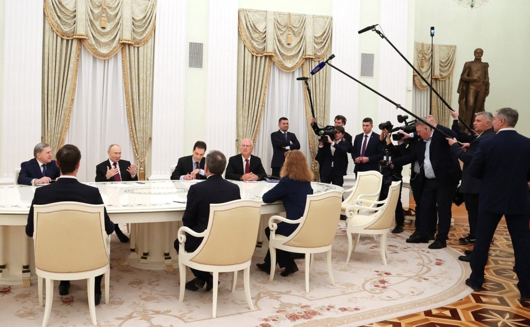 ULTIMA ORĂ: Primele declarații ale Kremlinului după întrevederea de 5 ore dintre Putin și echipa Trump: Mesaj optimist versus „Mai sunt multe de realizat”