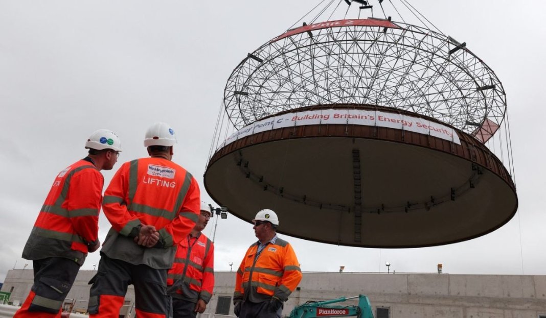 Zeci de mii de polonezi și români au plecat din Marea Britanie din cauza costurilor ridicate și a infracționalității.