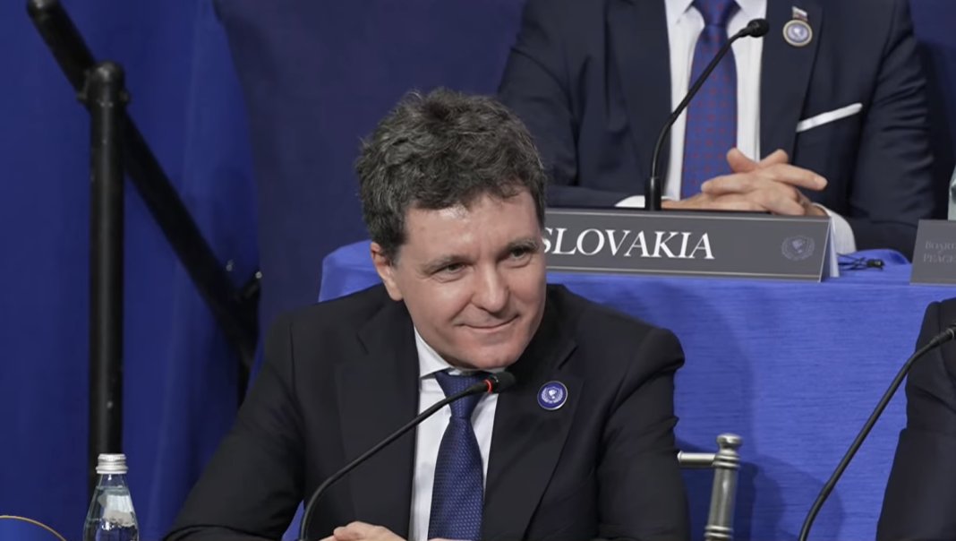 Ce negligează aceia care susțin că președintele Nicușor Dan nu ar fi trebuit să participe la Consiliul pentru Pace