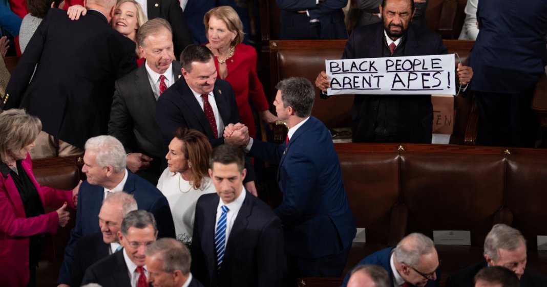 Protest în timpul intervenției lui Trump: „Oamenii de culoare nu sunt bestii”. Congresmanul democrat a...