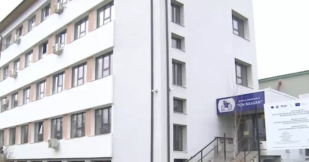 Eforturi pentru aducerea acasă a celor 28 de studenți stranded în Dubai. Părintele unuia dintre elevi: „Nici nu avem ce...”