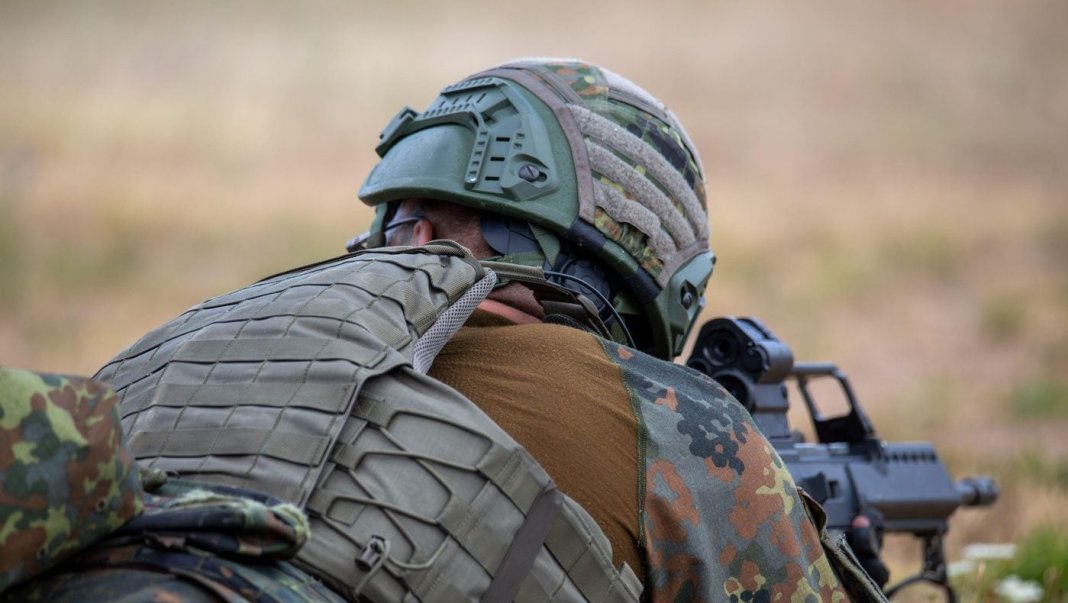 O națiune NATO cere Ucrainei să se pregătească pentru o eventuală confruntare militară cu Rusia