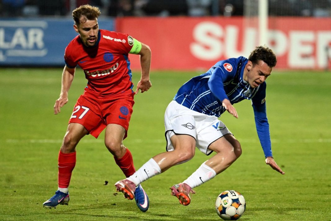 FCSB câștigă în fața lui Farul cu 3-2 » Darurile lui Târnovanu nu au fost de ajuns! Roș-albaștrii reușesc o victorie spectaculoasă la Ovidiu și îi influențează începutul lui Stoican!