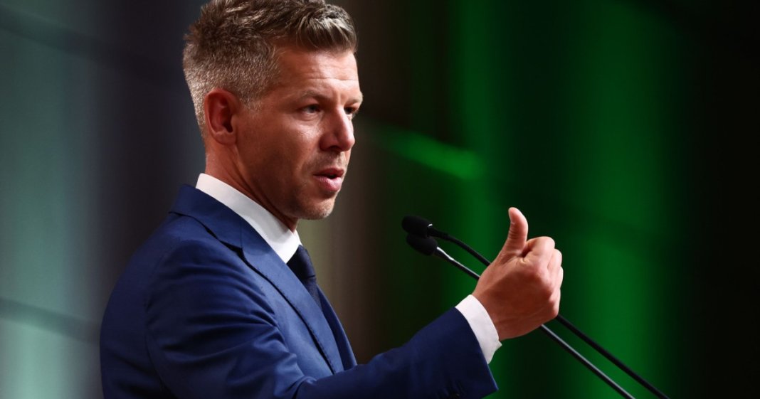 Péter Magyar formulează acuze grave împotriva asociaților lui Viktor Orbán: transferuri financiare importante...