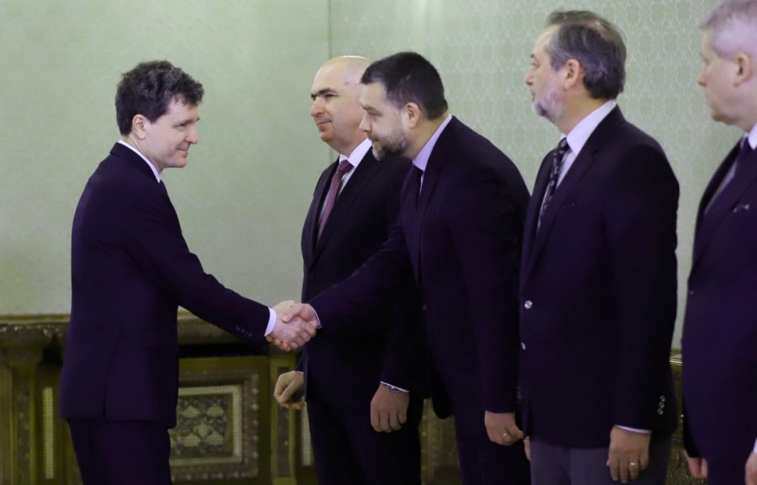 Analistii politici dezbat alternativele disponibile pentru Nicușor Dan în urma consultărilor eșuate de la Cotroceni.