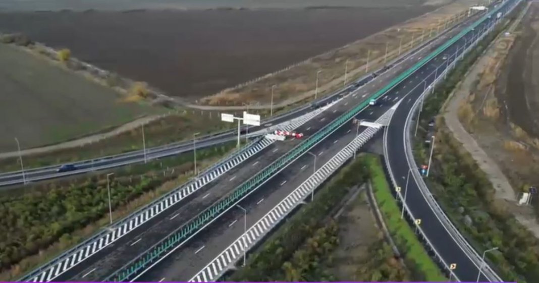 „Livrare pe Autostrada Moldovei A7: Secretarul de stat în MT declară că în fiecare zi se realizează depuneri de peste 10.000 de tone...”