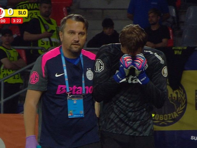 Matei Popa, substituit înainte de intervalul de joc în confruntarea FCSB - Slobozia! A plâns în momentul părăsirii terenului.