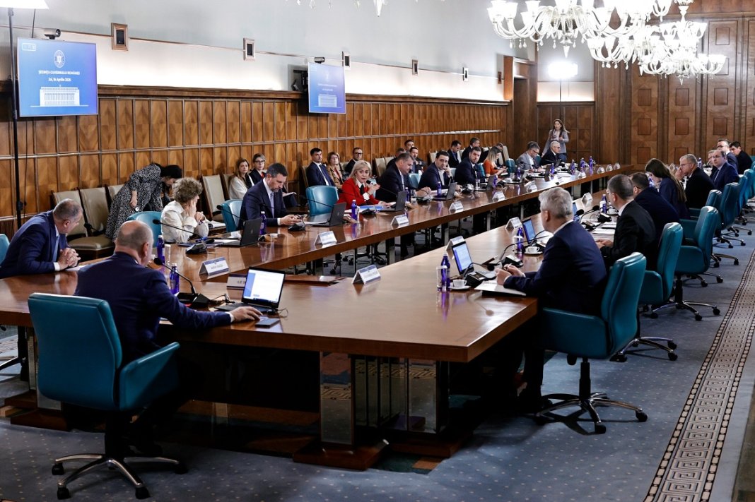 Premierul Bolojan a convocat o ședință guvernamentală extraordinară cu două ore înainte de votul Parlamentului referitor la moțiunea de cenzură.