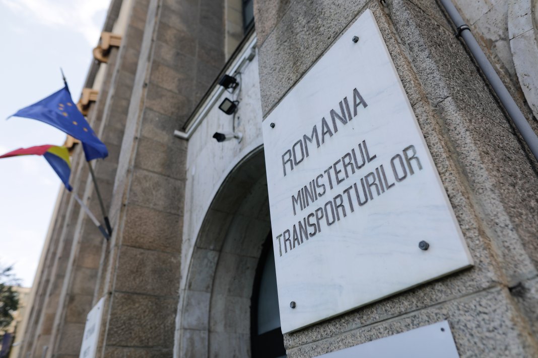 Societatea care a efectuat întreținerea liftului care a căzut în gol la Palatul CFR. Ce lucrări a realizat în luna precedentă.