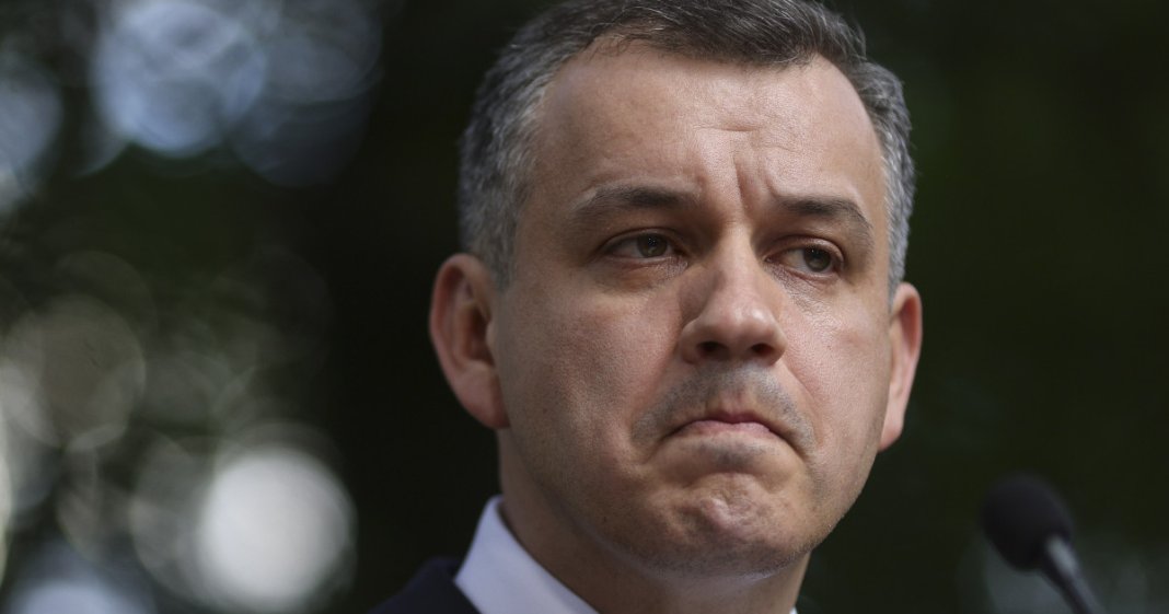 Prima „abandonare” din Guvernul sugerat de Tomac, cu puțin înainte de vot: Adrian Papahagi se retrage...