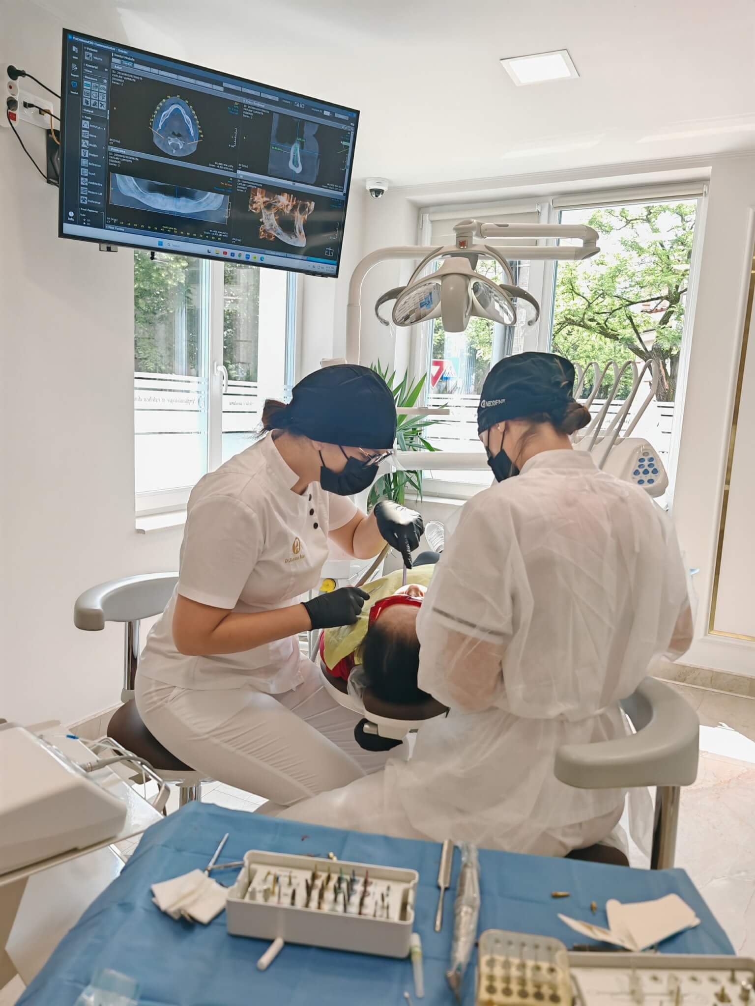 cand-nu-se-poate-face-un-implant-dentar-i-cum-evalueaza-medicii-dental-chic-din-cluj-napoca-fiecare-caz1