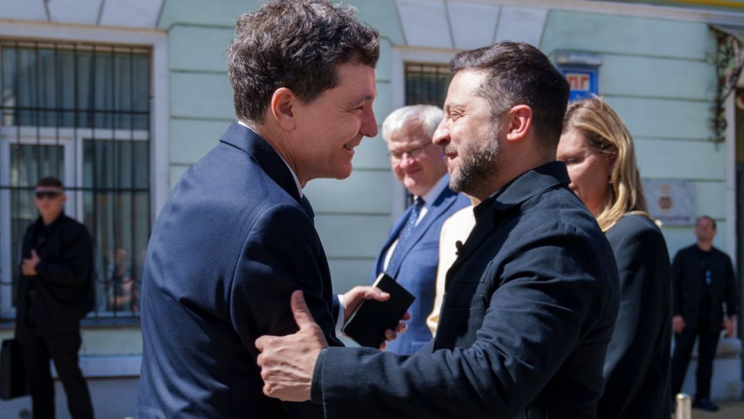 Nicușor Dan, în urma întâlnirii cu Zelenski: „Niciuna dintre școlile românești din Ucraina nu ar trebui să fie influențată”