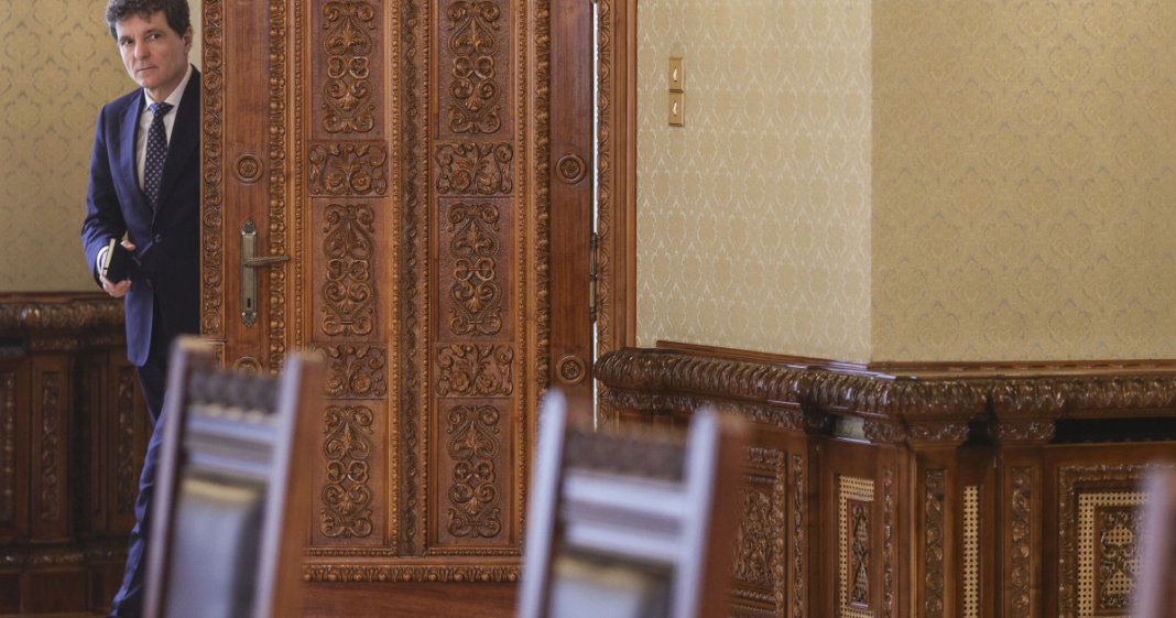 Nicuşor Dan se va întâlni astăzi cu conducătorii vechii coaliţii pentru a discuta despre încheierea PNRR, cu mai puțin de două săptămâni...