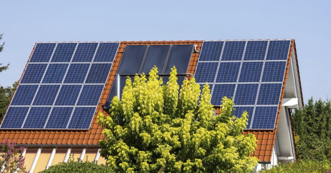 Prosumatorii îi adresează un mesaj lui Bolojan în cadrul crizei energetice: „Dacă dorești să-mi gestionezi bateria...
