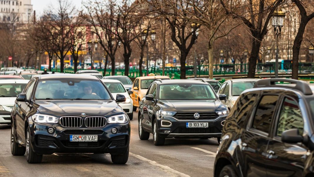 Restricții pentru automobilele clasice în municipii. Administrațiile locale trebuie să definească zone fără emisii de poluare în următoarele 12 luni.